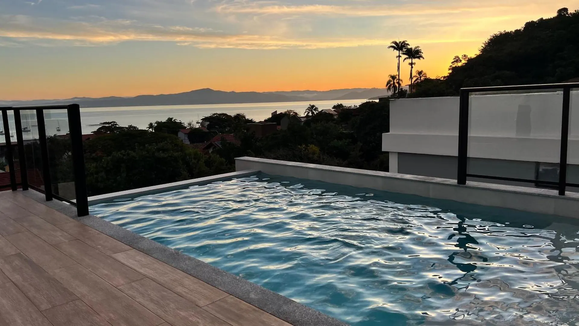 Apt Boutique C Piscina Borda Infinita Santo Antonio De Lisboa Florianopolis 0*,  Brazil